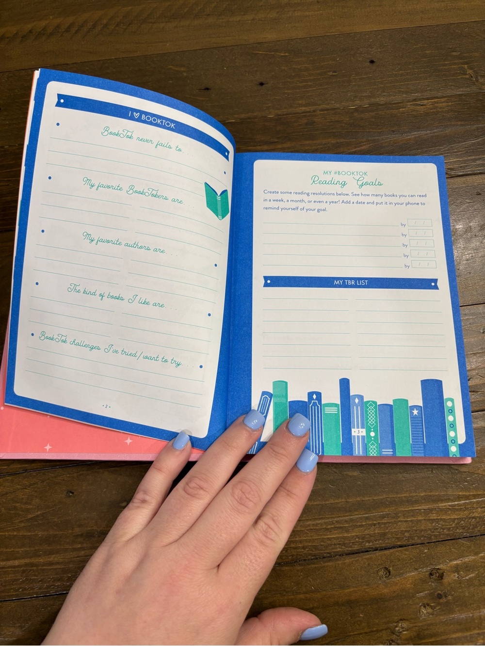Pink #BookTok Reading Journal - Track & Review Your Favorite Reads - Picture 5 of 6